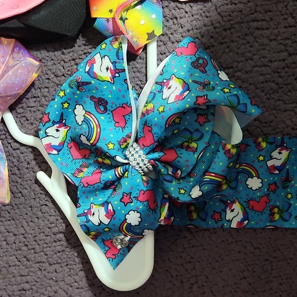 Bows for Days - Picture 4 of 7